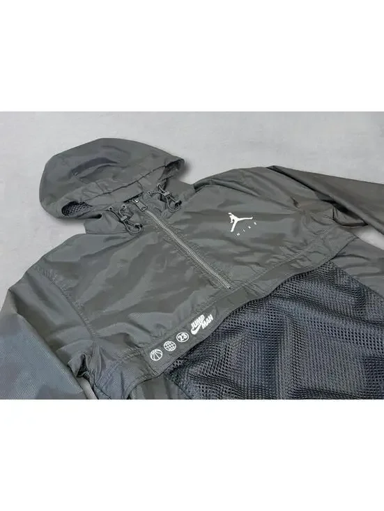 Nike Jordan Windbreaker Hoodie Jacket Black with Mesh Pocket - Picture 3 of 8